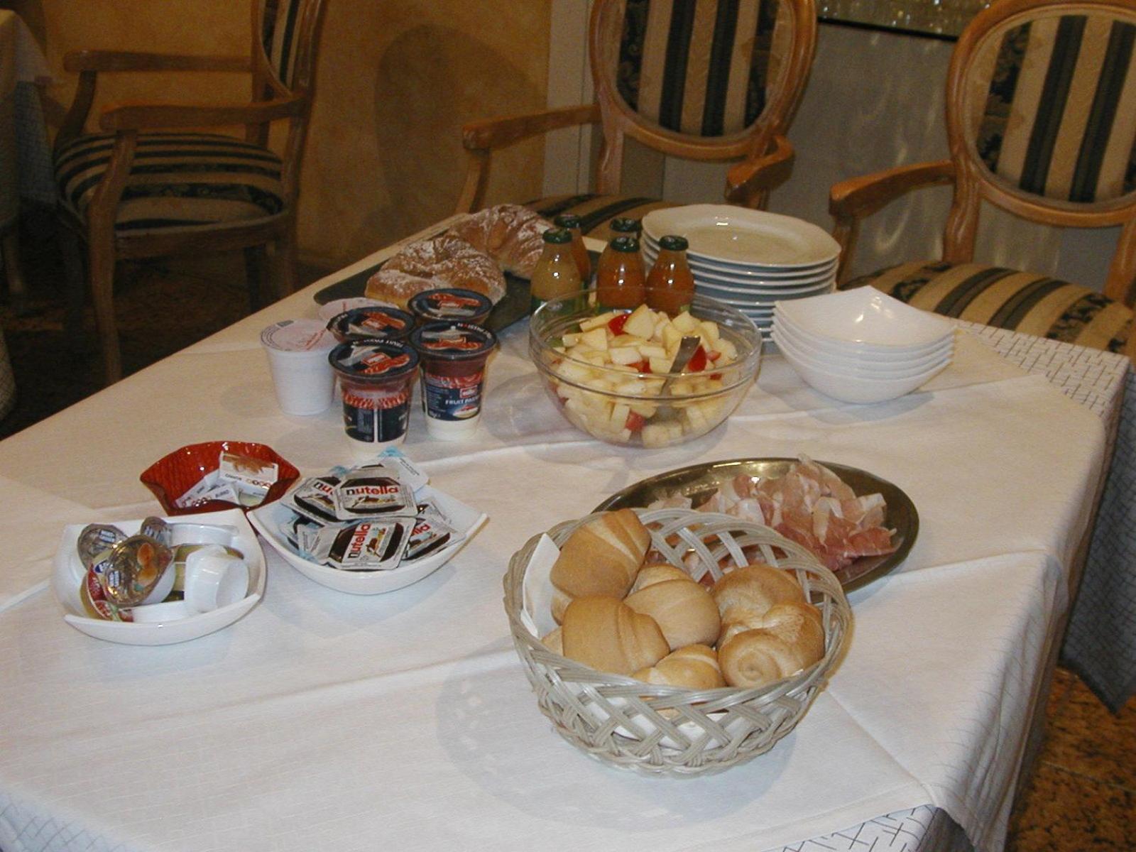 Trattoria Bettola Bed & Breakfast Lonato Dış mekan fotoğraf